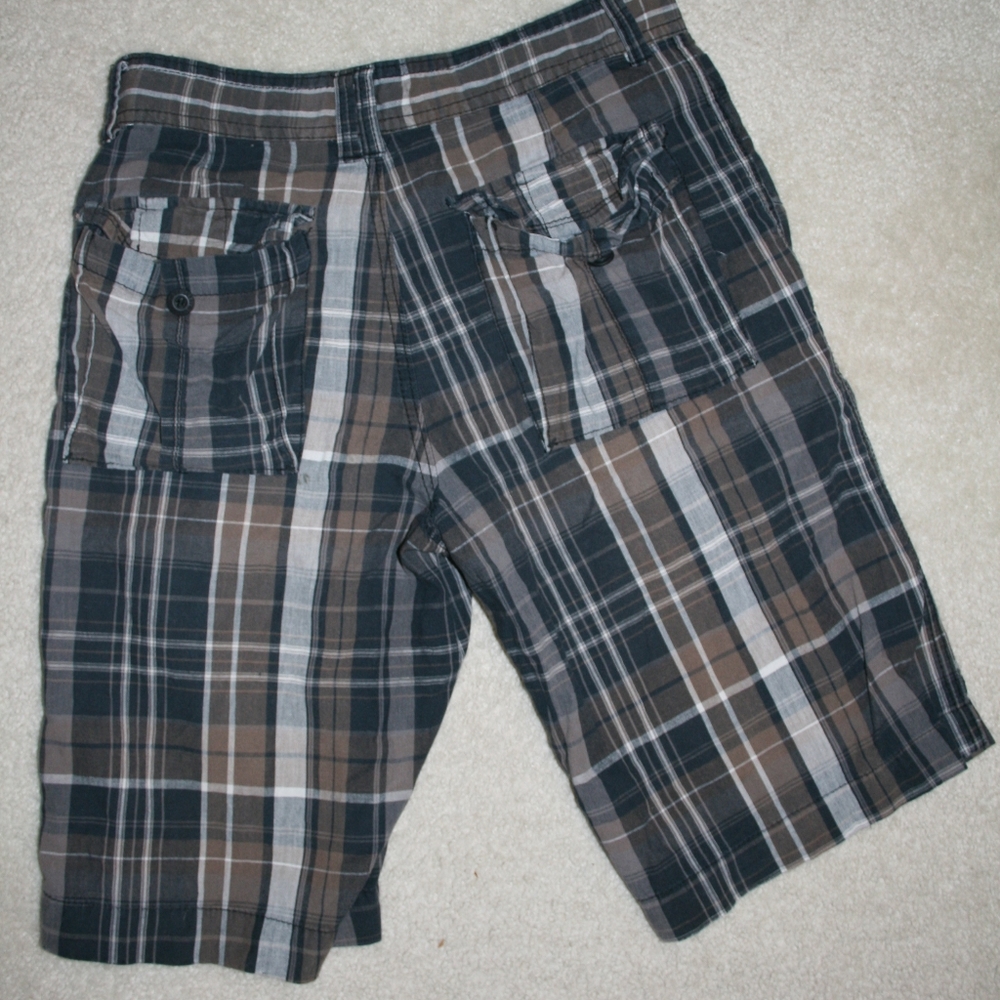 Union Bay plaid snorts size 30